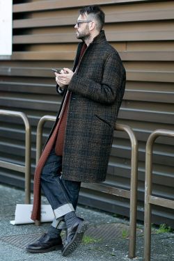 Photo by <a href="http://www.fashionwirepress.com//"rel="nofollow" target="_blank"> Vincenzo Grillo for FashionWirePress</a> Pitti Street Style 2015-17