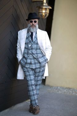 Photo by <a href="http://www.fashionwirepress.com//"rel="nofollow" target="_blank"> Vincenzo Grillo for FashionWirePress</a> Pitti Street Style 2015-19