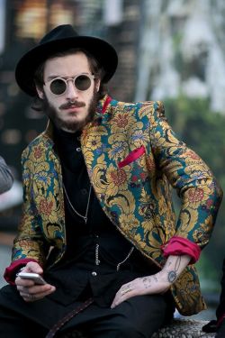 Photo by <a href="http://www.fashionwirepress.com//"rel="nofollow" target="_blank"> Vincenzo Grillo for FashionWirePress</a> Pitti Street Style 2015-21