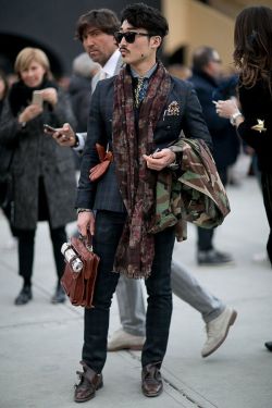 Photo by <a href="http://www.fashionwirepress.com//"rel="nofollow" target="_blank"> Vincenzo Grillo for FashionWirePress</a> Pitti Street Style 2015-23