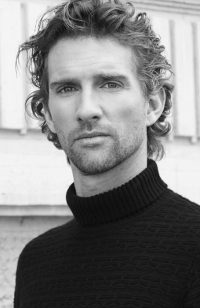 curly and wavy hairstyles for men