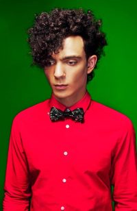 curly and wavy hairstyles for men