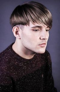 Mens Medium Length hairstyles and haircuts