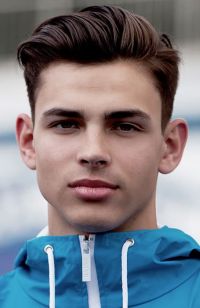 Mens Medium Length hairstyles and haircuts