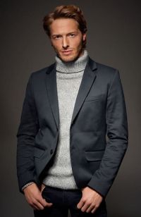 Mens Medium Length hairstyles and haircuts