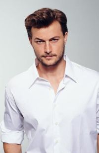 Mens Medium Length hairstyles and haircuts