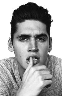 Mens Medium Length hairstyles and haircuts