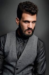 Mens Medium Length hairstyles and haircuts