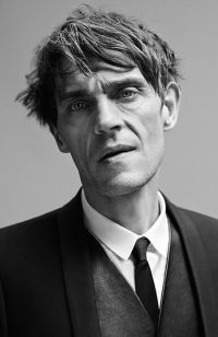 Mens Medium Length hairstyles and haircuts