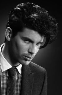 Mens Medium Length hairstyles and haircuts