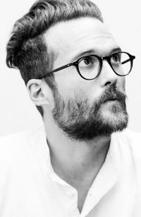 Mens Medium Length hairstyles and haircuts