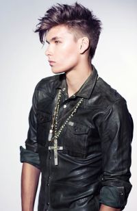 Mens Medium Length hairstyles and haircuts