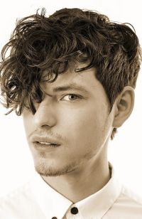 Mens Medium Length hairstyles and haircuts