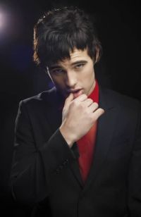 Mens Medium Length hairstyles and haircuts