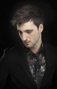 Mens Medium Length hairstyles and haircuts