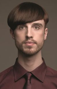 Mens Medium Length hairstyles and haircuts