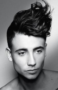 Mens Medium Length hairstyles and haircuts