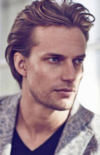 Mens Medium Length hairstyles and haircuts