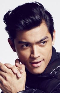 Mens Medium Length hairstyles and haircuts