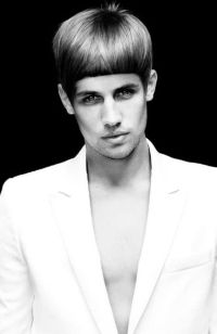 Mens Medium Length hairstyles and haircuts