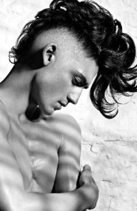 Mens Medium Length hairstyles and haircuts