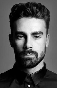 Mens Medium Length hairstyles and haircuts