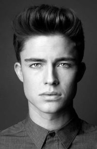 Mens Medium Length hairstyles and haircuts