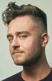 Mens Medium Length hairstyles and haircuts