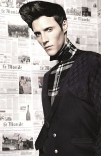 Mens Medium Length hairstyles and haircuts
