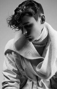 Mens Medium Length hairstyles and haircuts