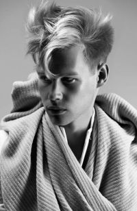 Mens Medium Length hairstyles and haircuts