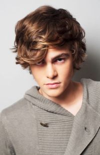 Mens Medium Length hairstyles and haircuts