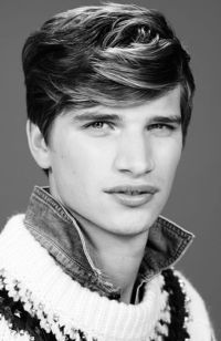 Mens Medium Length hairstyles and haircuts