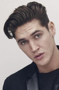 Mens Medium Length hairstyles and haircuts