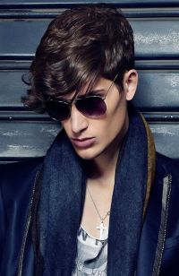 Mens Medium Length hairstyles and haircuts
