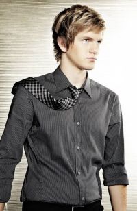 Mens Medium Length hairstyles and haircuts