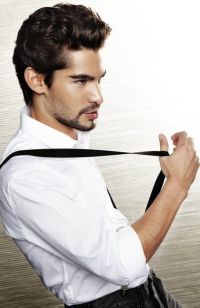 Mens Medium Length hairstyles and haircuts
