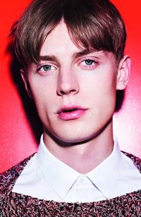 Mens Medium Length hairstyles and haircuts