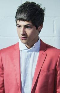 Mens Medium Length hairstyles and haircuts