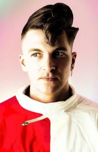 Mens Medium Length hairstyles and haircuts