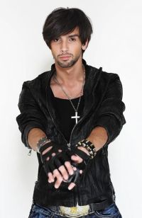 Mens Medium Length hairstyles and haircuts