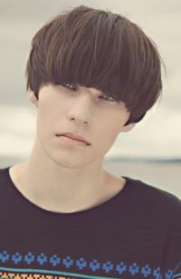 Mens Medium Length hairstyles and haircuts