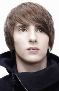 Mens Medium Length hairstyles and haircuts