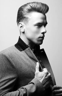 Mens Medium Length hairstyles and haircuts