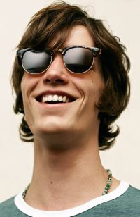 Mens Medium Length hairstyles and haircuts