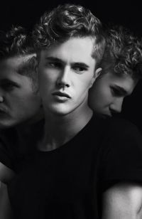 Mens Medium Length hairstyles and haircuts (585)