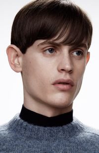 Mens Medium Length hairstyles and haircuts (588)