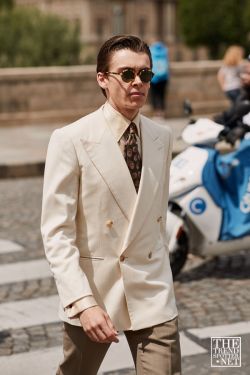 Paris Men's Fashion Week Spring Summer 2020 Street Style 116