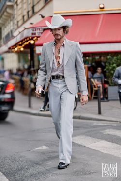 Paris Men's Fashion Week Spring Summer 2020 Street Style 25