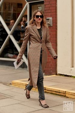 London Fashion Week Autumn Winter 2020 Street Style 108